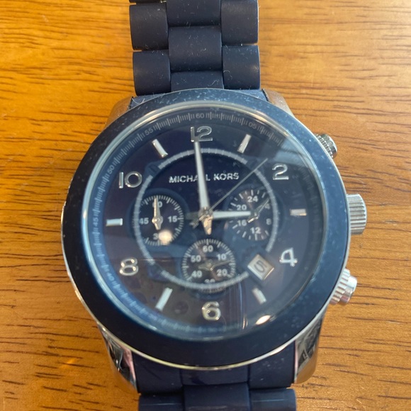 Watch - Picture 3 of 3